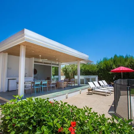 Βίλα You And Your Family Will Love This 5 Star With Private Pool, 1372
