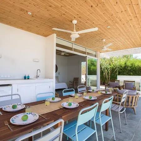 Βίλα You And Your Family Will Love This 5 Star With Private Pool, 1372