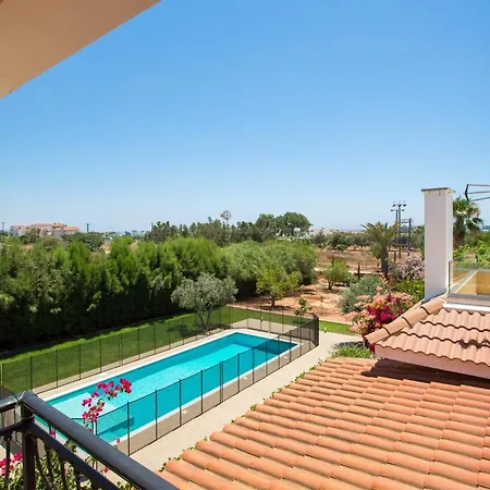 Βίλα You And Your Family Will Love This 5 Star With Private Pool, 1372 *