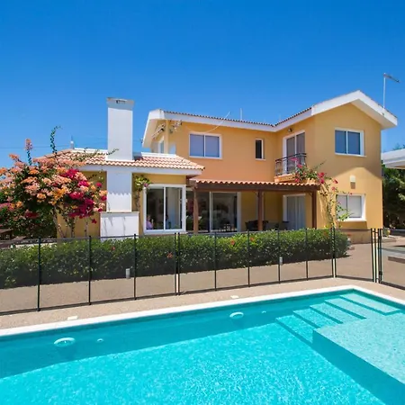 Villa You And Your Family Will Love This 5 Star With Private Pool, 1372