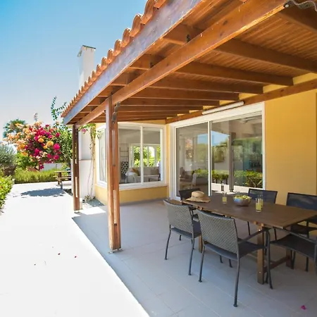 Villa You And Your Family Will Love This 5 Star With Private Pool, 1372