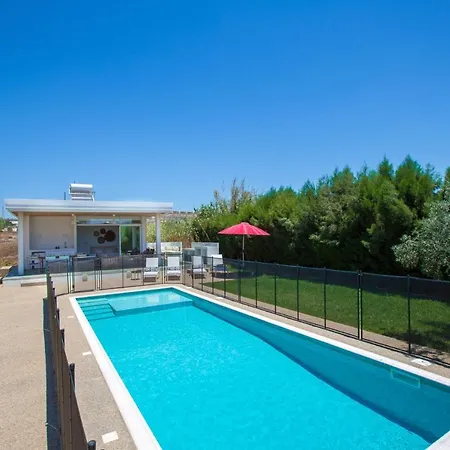 Villa You And Your Family Will Love This 5 Star With Private Pool, 1372